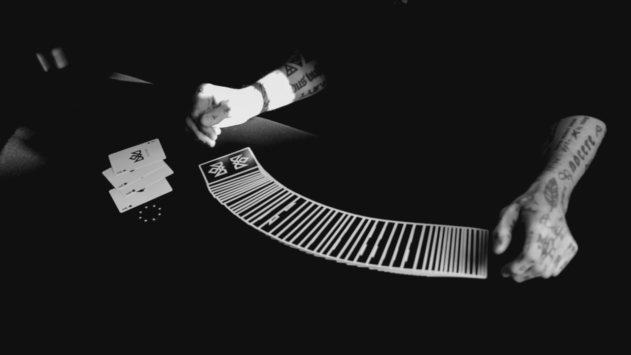 The DEAD CENTER DEAL Masterclass playing cards — view 7