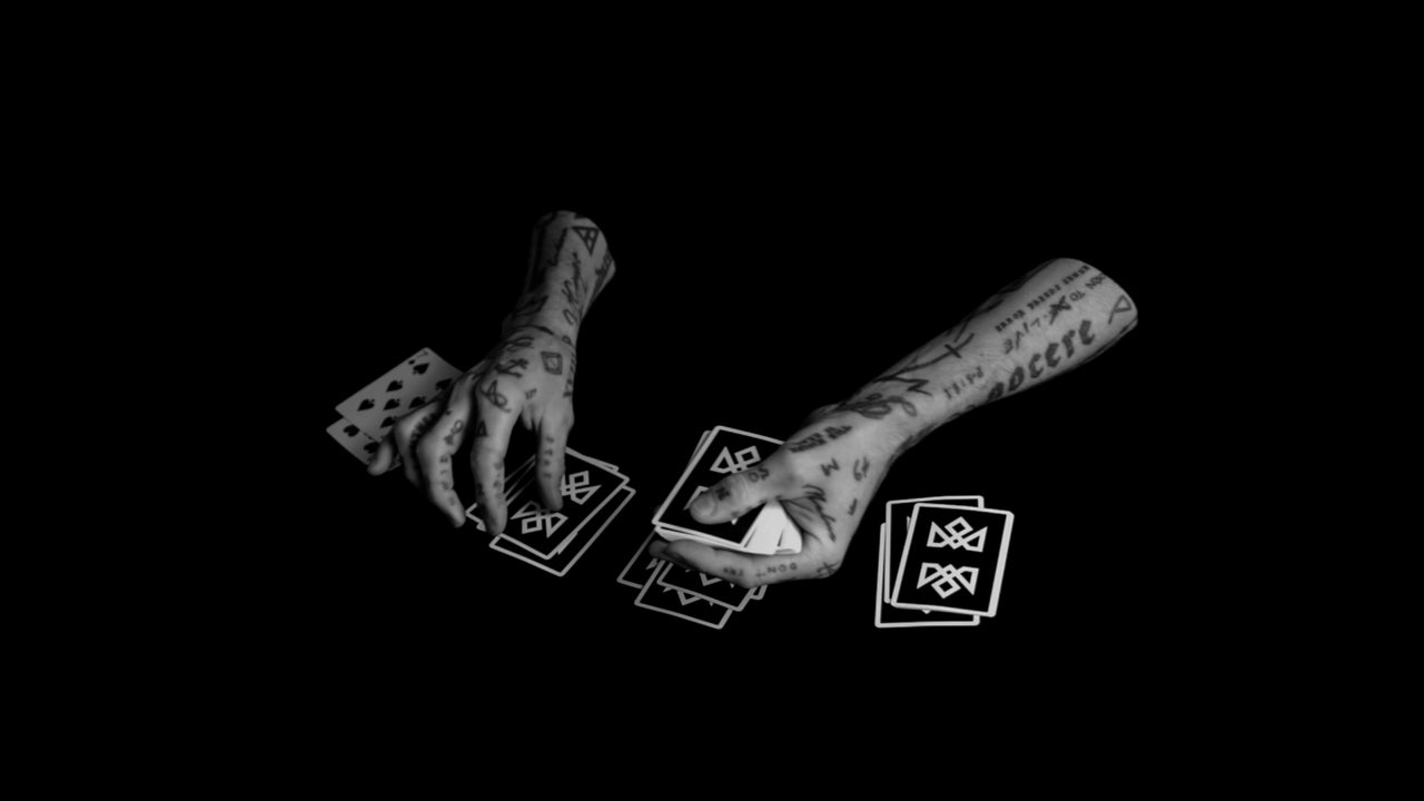 The DEAD CENTER DEAL Masterclass playing cards — view 5