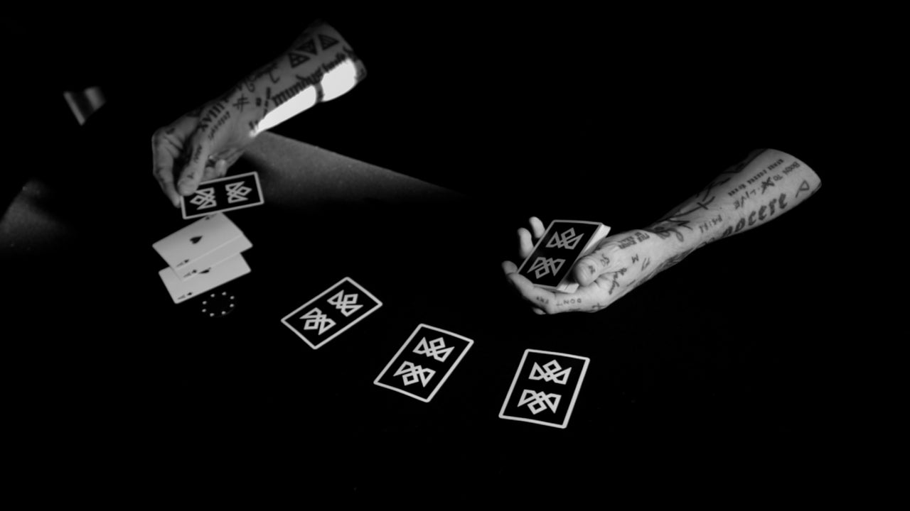 The DEAD CENTER DEAL Masterclass playing cards — view 6