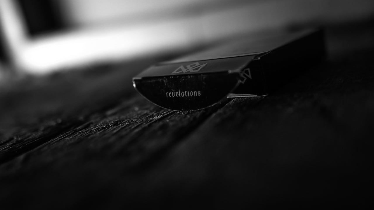 The DEVILS CUT SIGNED Collection playing cards — view 24