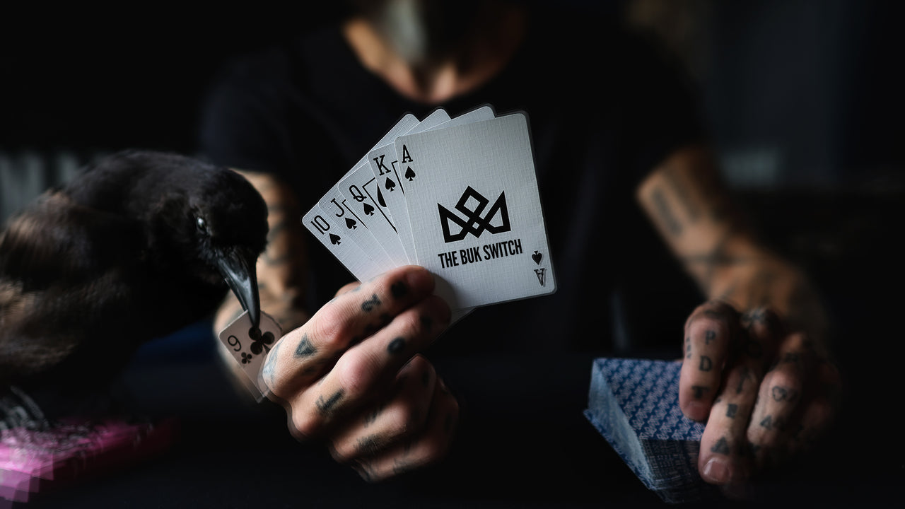 The BUK SWITCH - Gambling Sleight of Hand Workshop playing cards — view 3