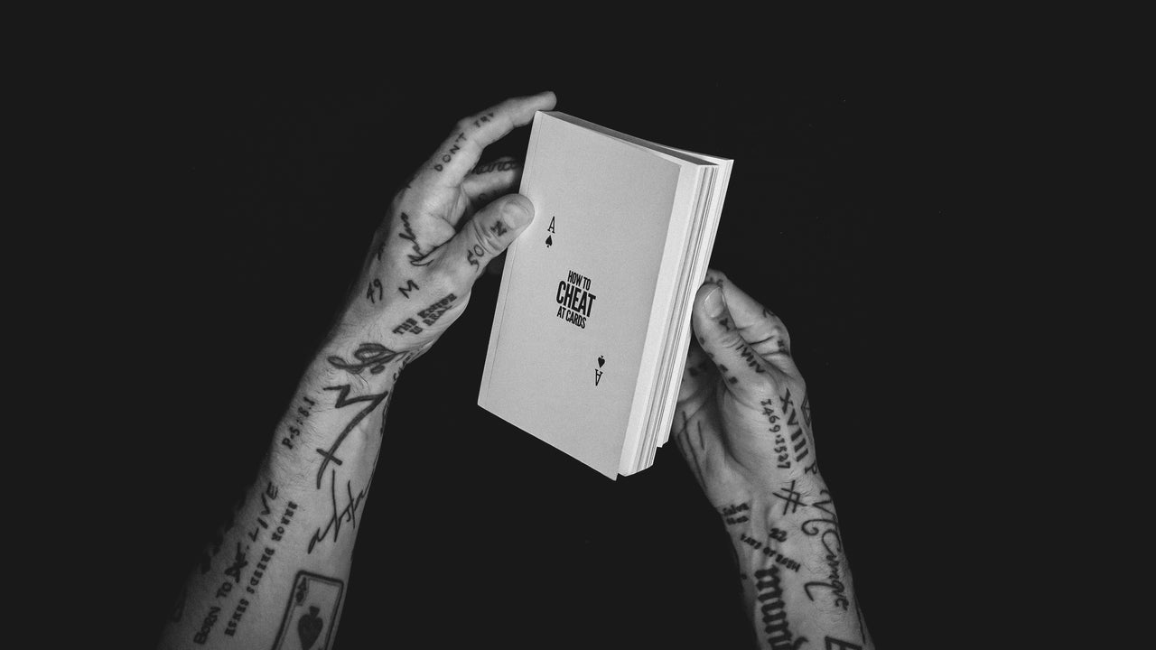 HOW TO CHEAT AT CARDS eBook playing cards — view 3