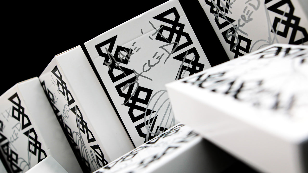 VITA - SIGNED by MADISON playing cards — view 42