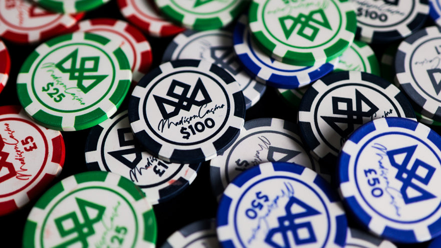 MADISON POKER & BLACKJACK CHIP SET playing cards — view 4