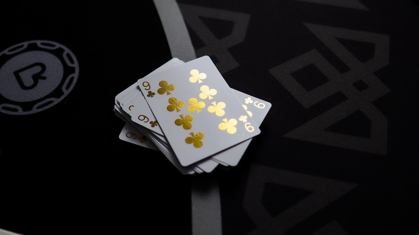 The GOLDEN 9 of CLUBS - Signed by Madison playing cards — view 2