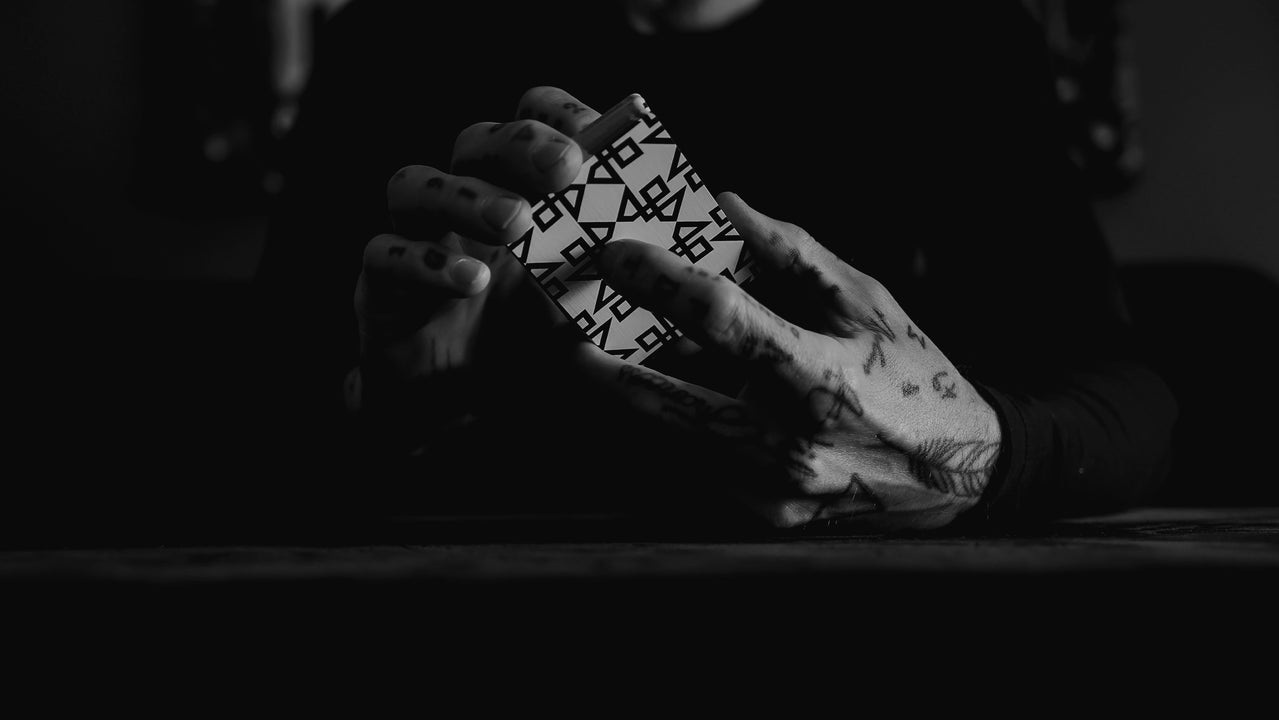 The MAGIC MANIFESTO Book (Plus MASTERS Playing Cards) playing cards — view 26
