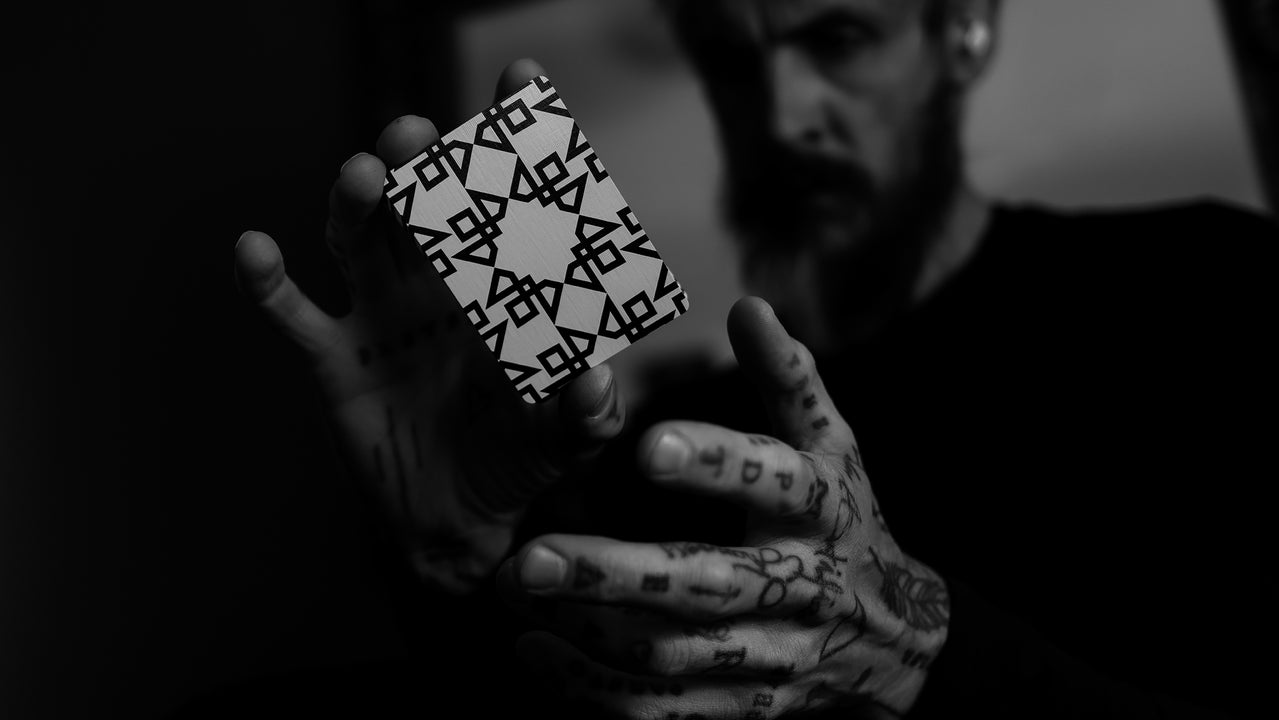 The MAGIC MANIFESTO Book (Plus MASTERS Playing Cards) playing cards — view 35