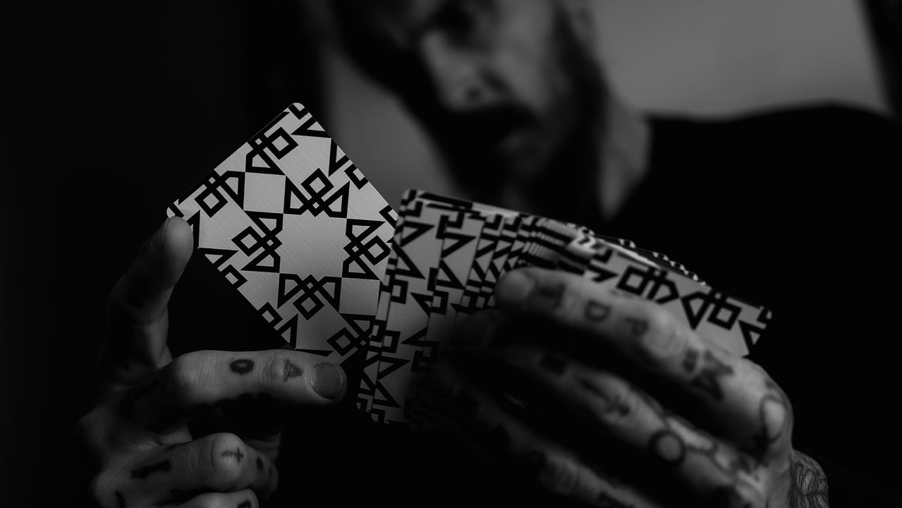 The MAGIC MANIFESTO Book (Plus MASTERS Playing Cards) playing cards — view 38