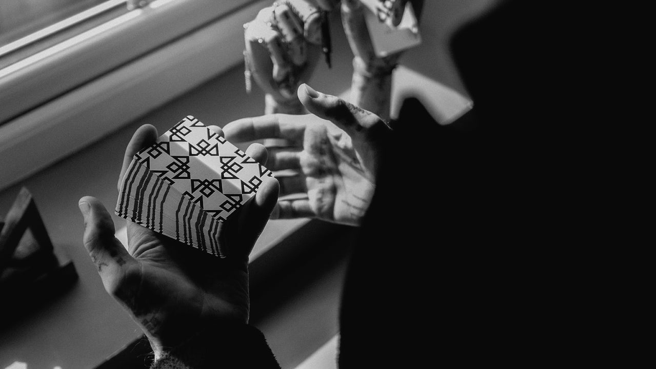 The MAGIC MANIFESTO Book (Plus MASTERS Playing Cards) playing cards — view 72