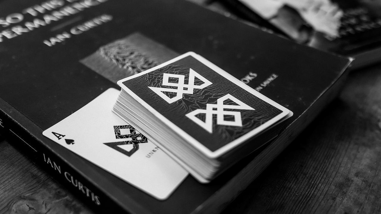 MADISON UNKNOWN BOXSET playing cards — view 32