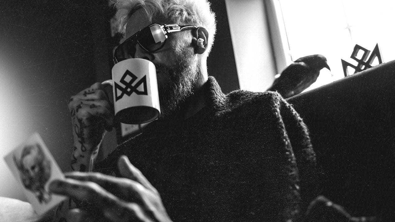 The MAD MUG playing cards — view 2