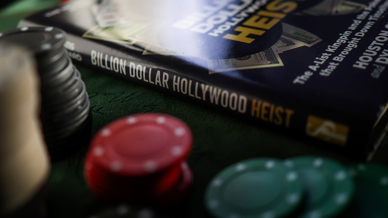 BILLION DOLLAR HOLLYWOOD HEIST by Houston Curtis playing cards — view 4