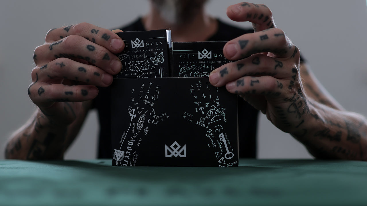 TRIBUTE COLLECTION BOXSET - Black Edition playing cards — view 142