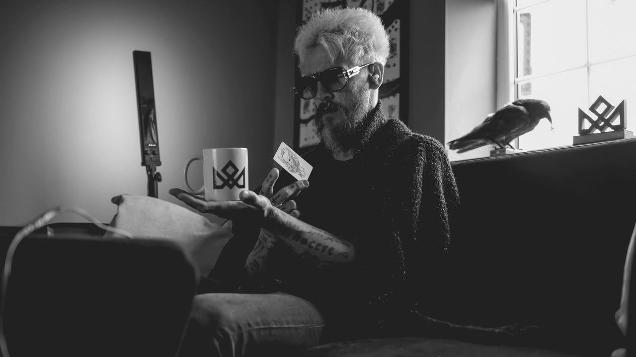 The MAD MUG playing cards — view 5