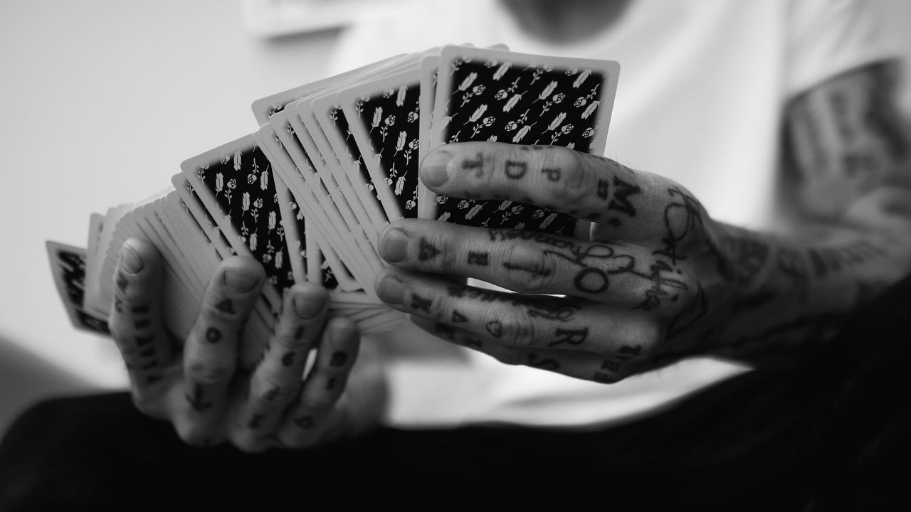 M x S STINGERS - BLACK - SIGNED by MADISON playing cards — view 7